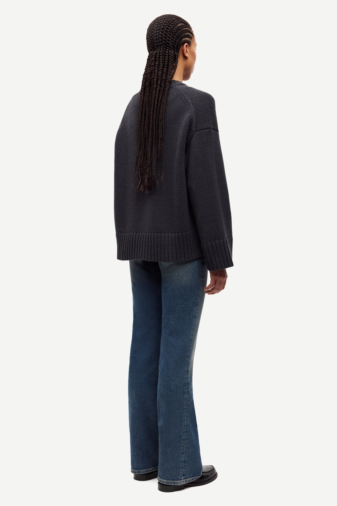 Sakeiku sweater in charcoal art