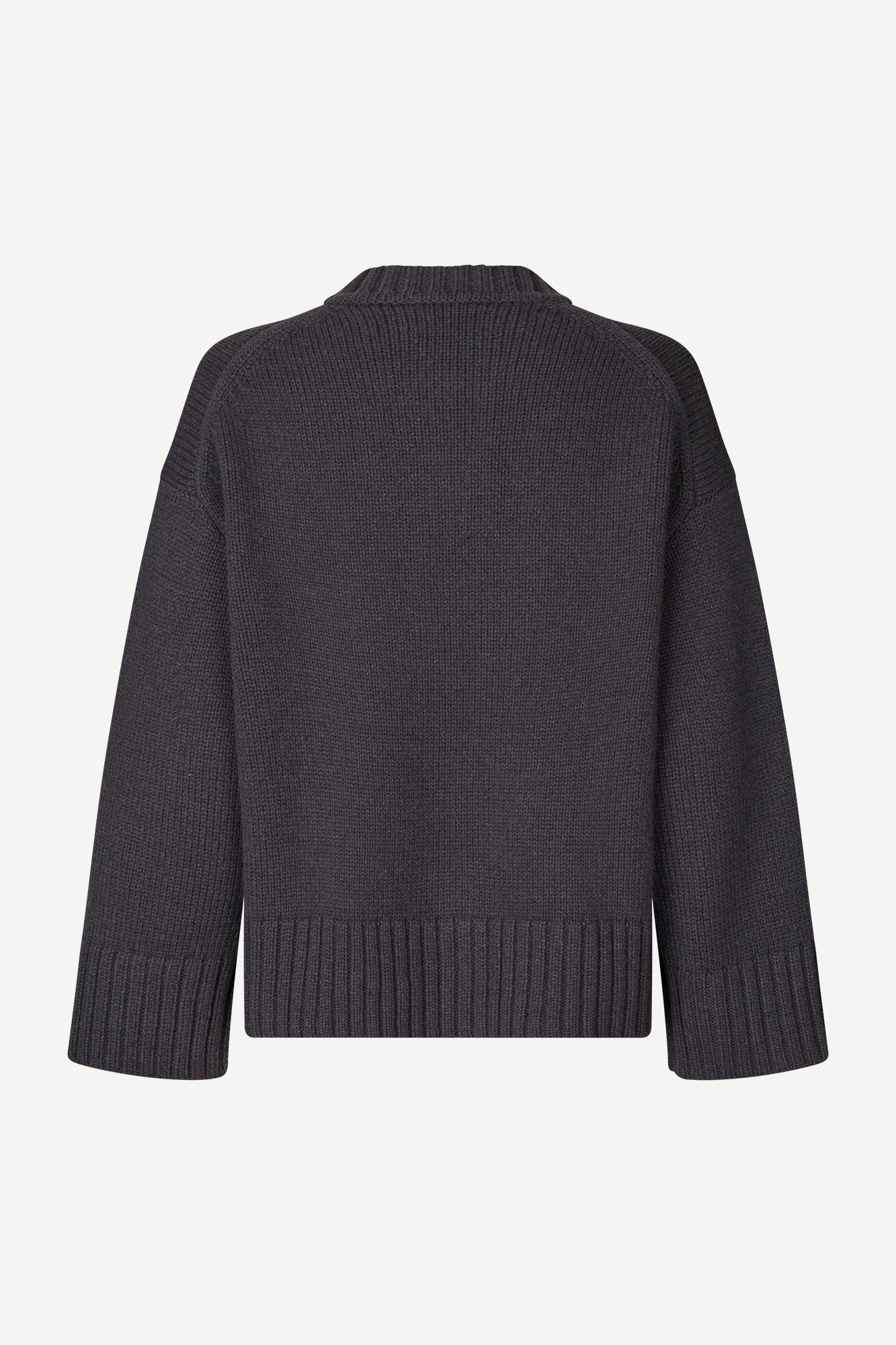 Sakeiku sweater in charcoal art