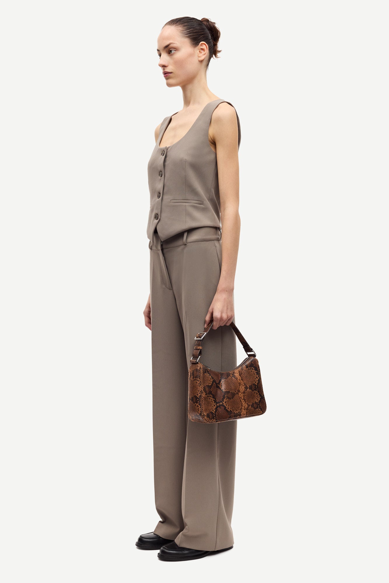 Salaney low waisted trousers in dark aluminium