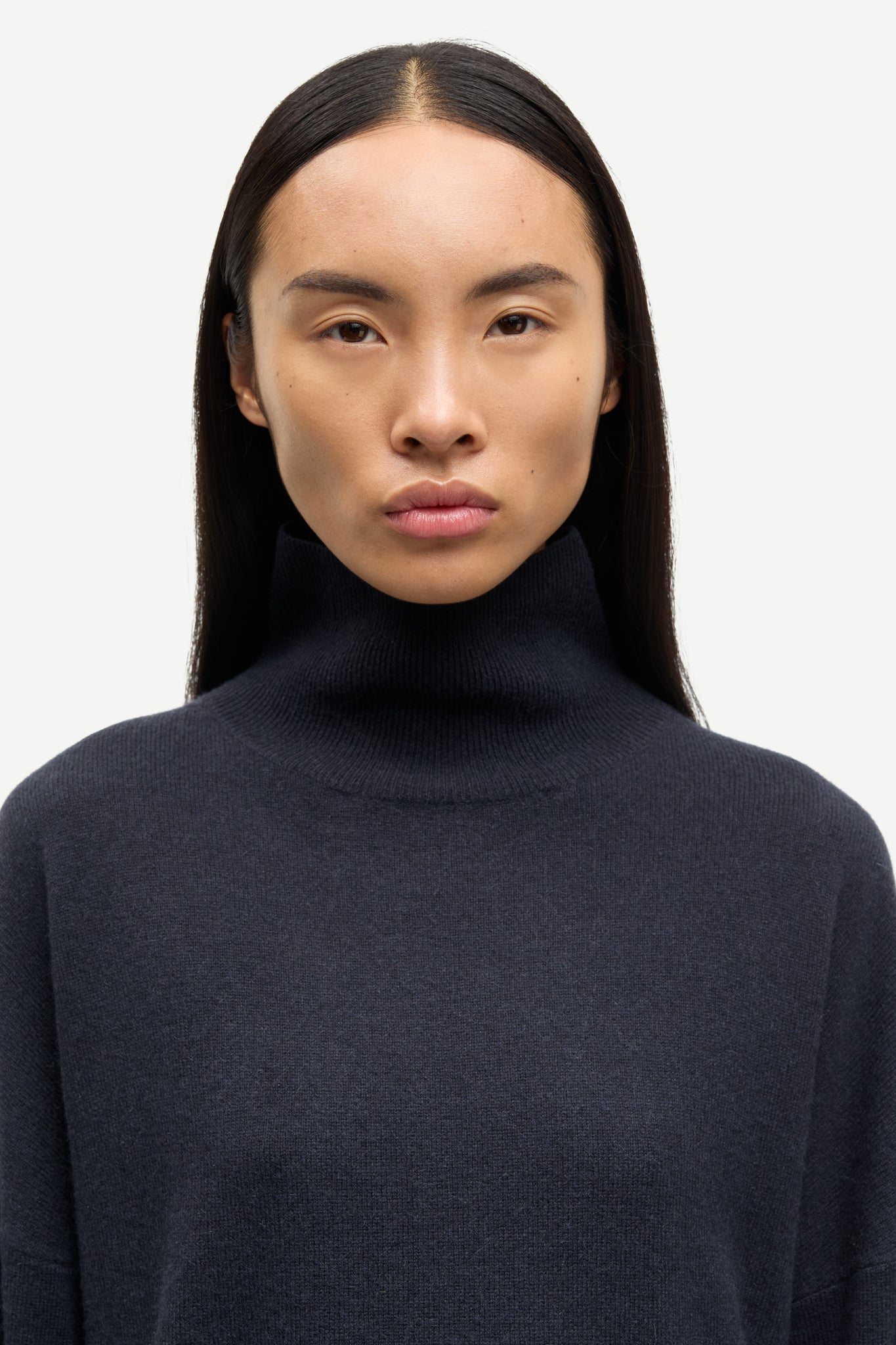 Nola turtleneck in salute