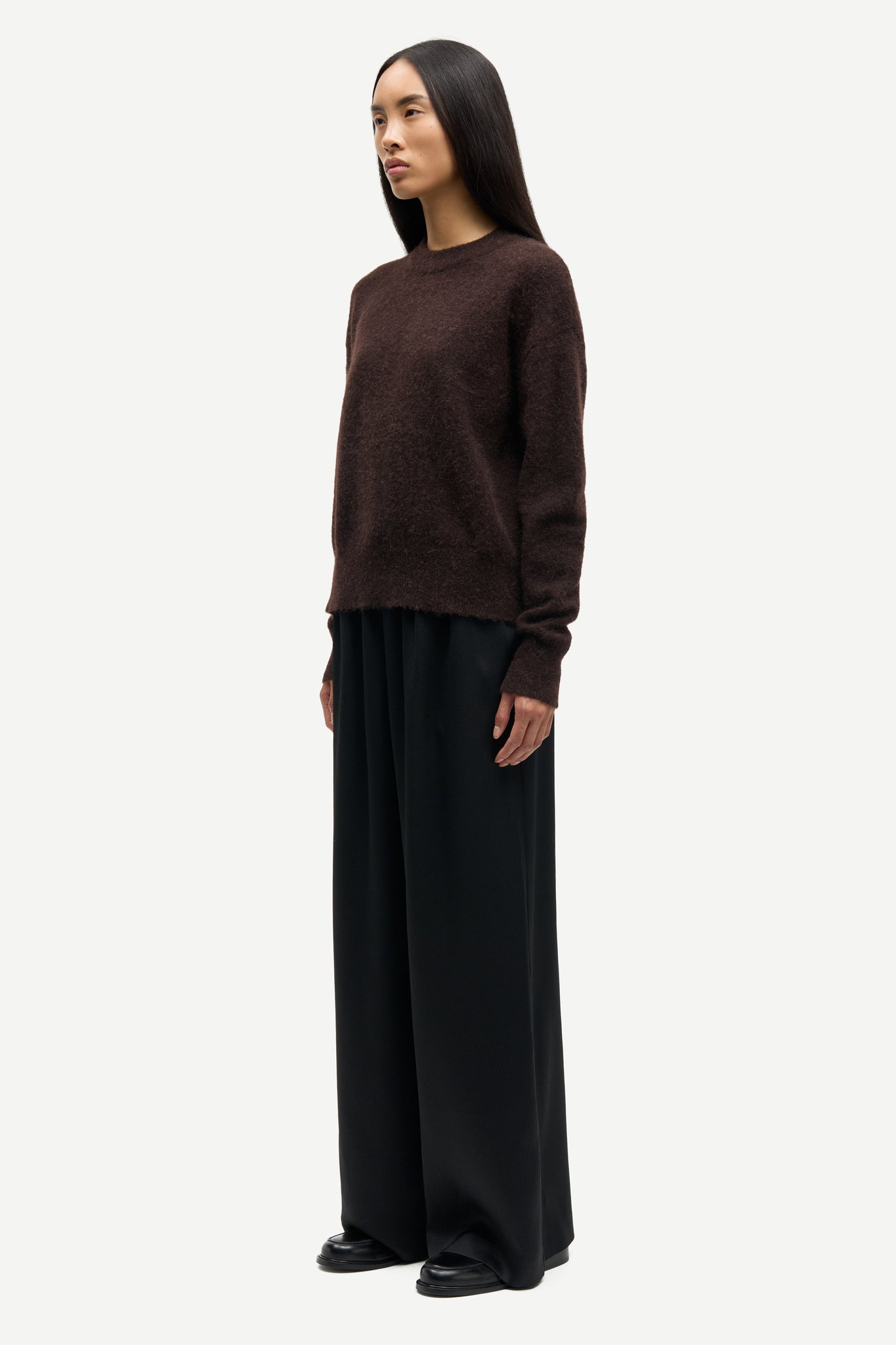 Anour o-neck sweater in black coffee