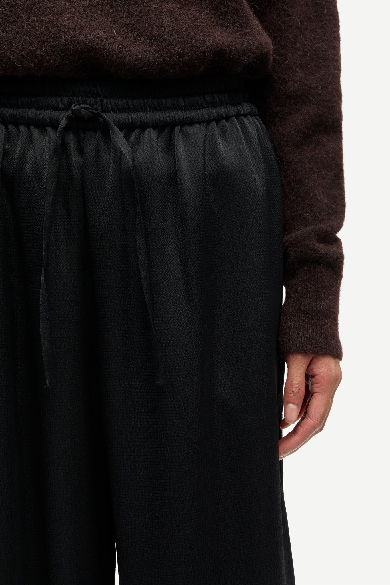 Sahelena trousers in black