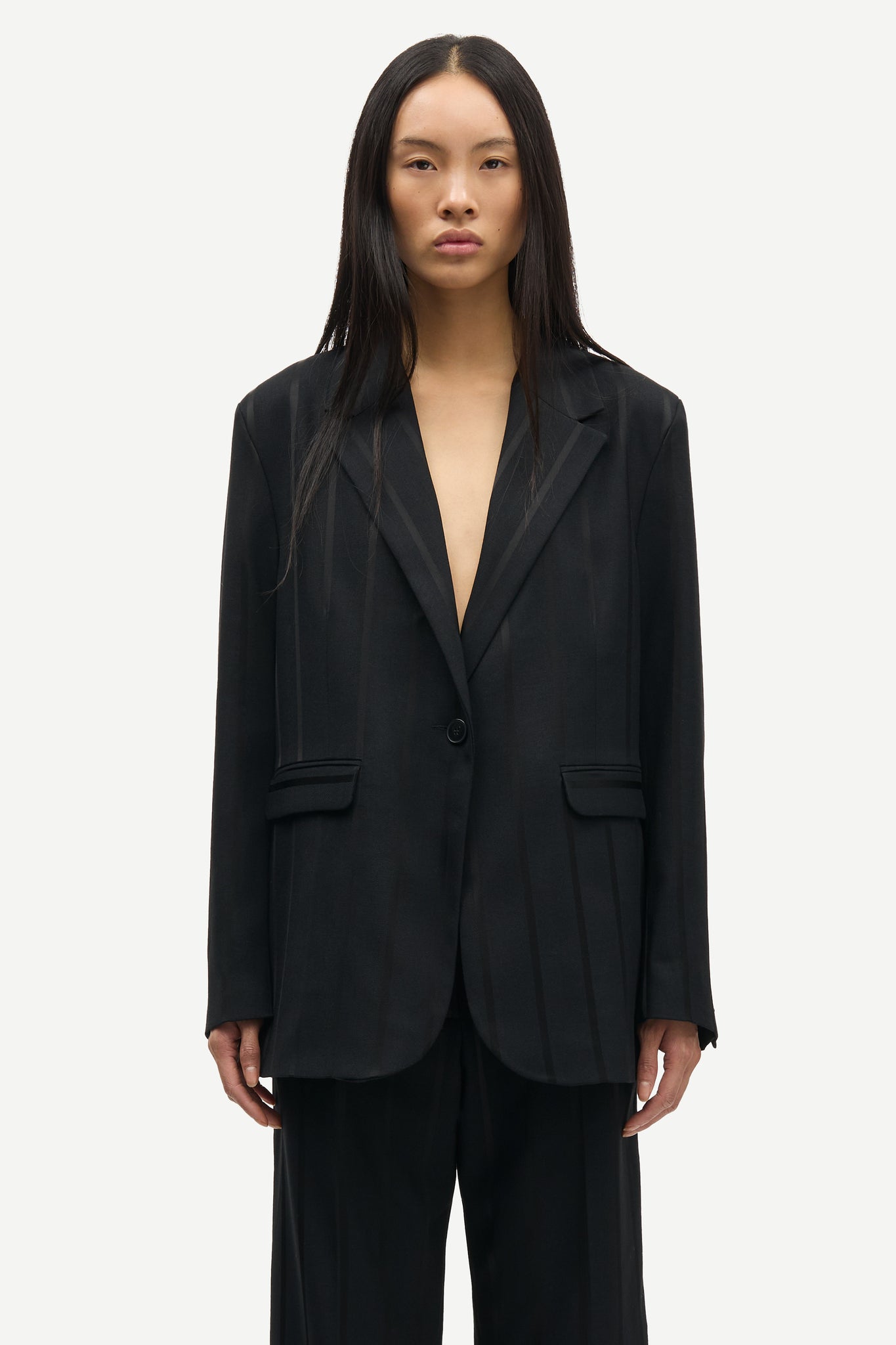 Sahaven blazer in black