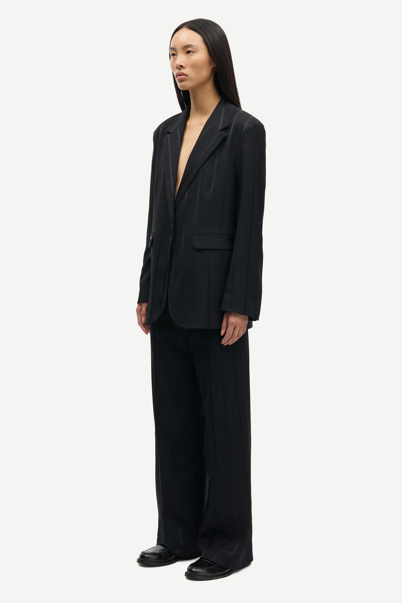 Sahaven blazer in black