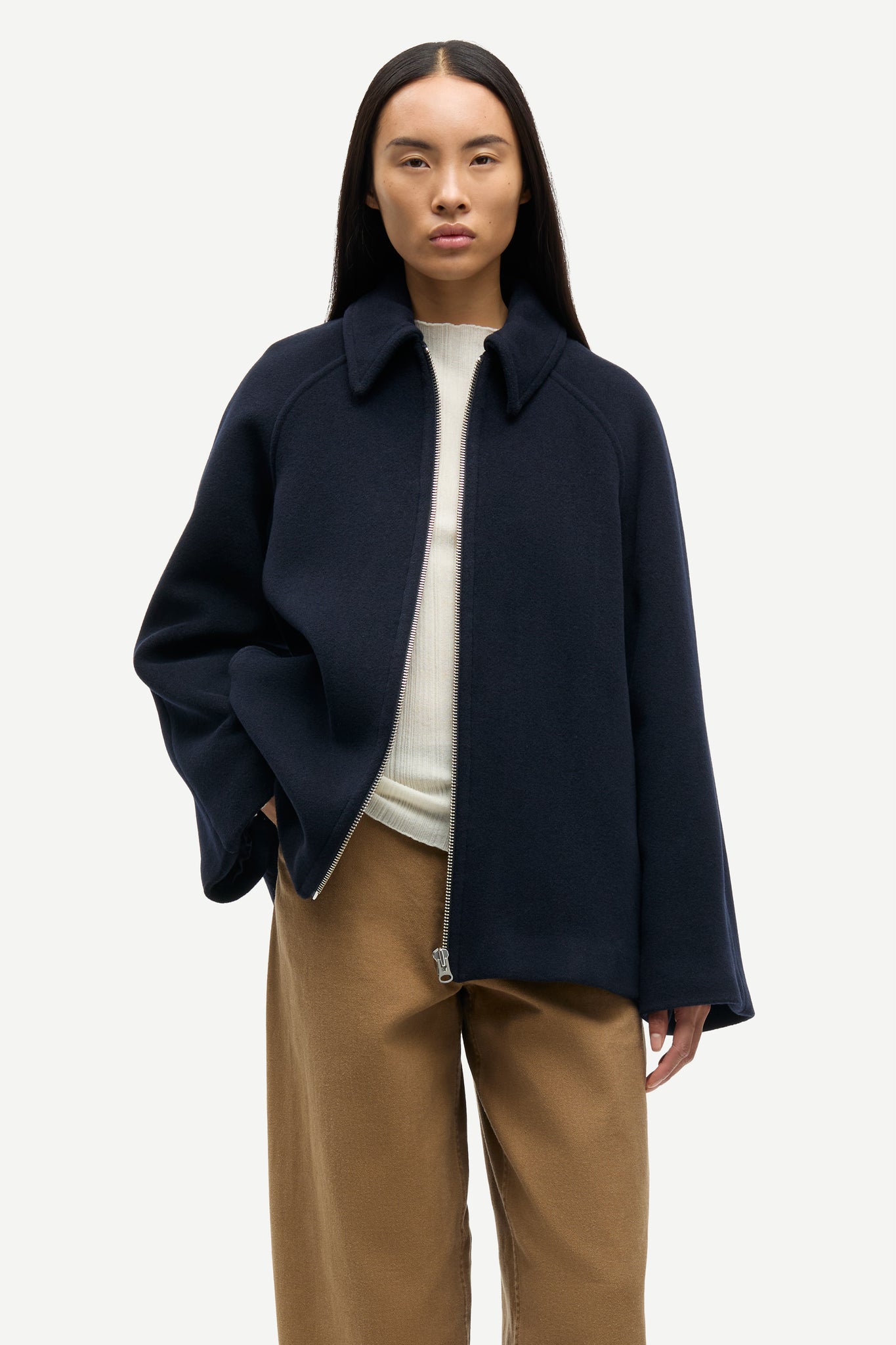 Alma jacket in salute