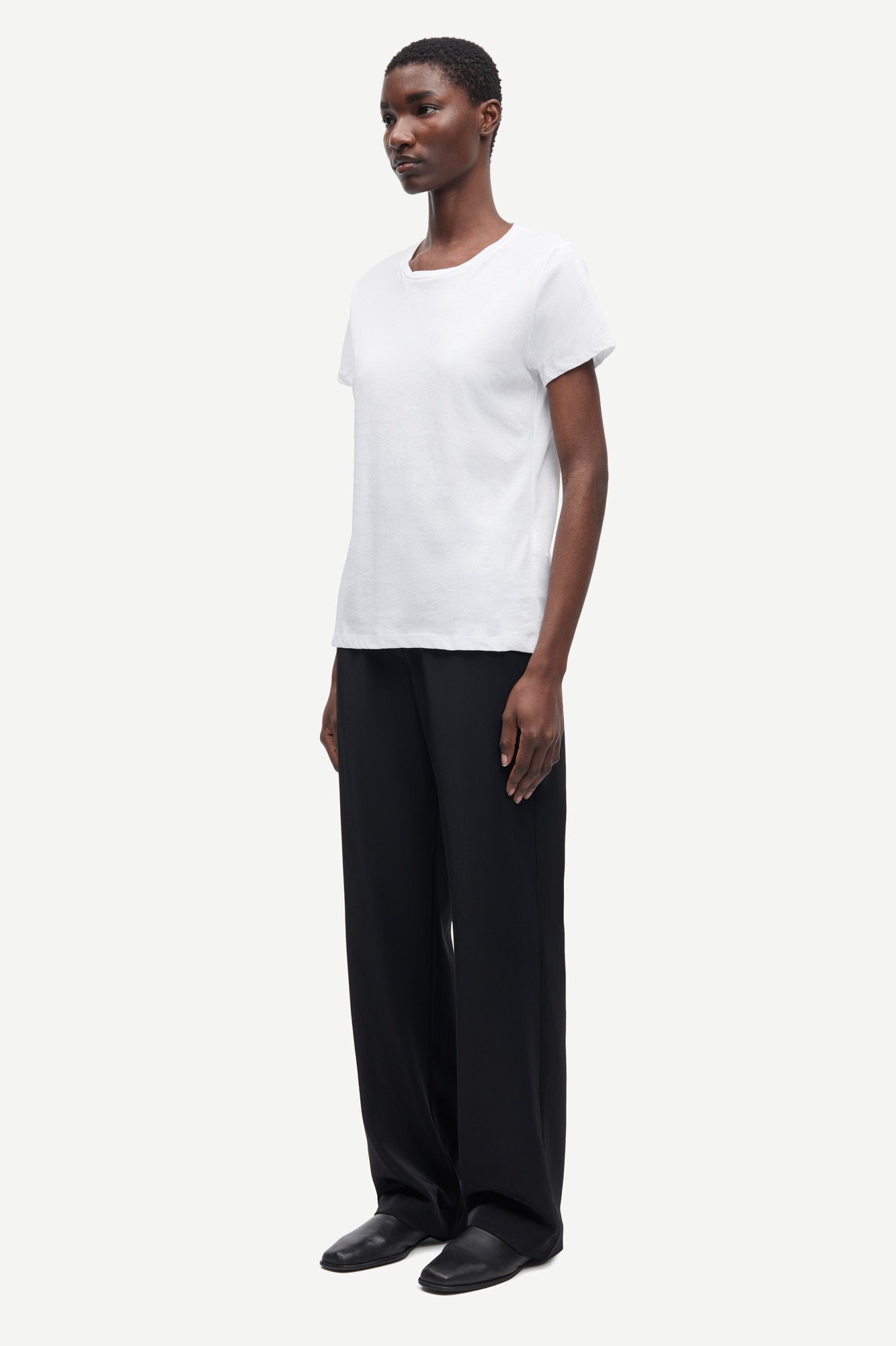 Solly tee solid in white