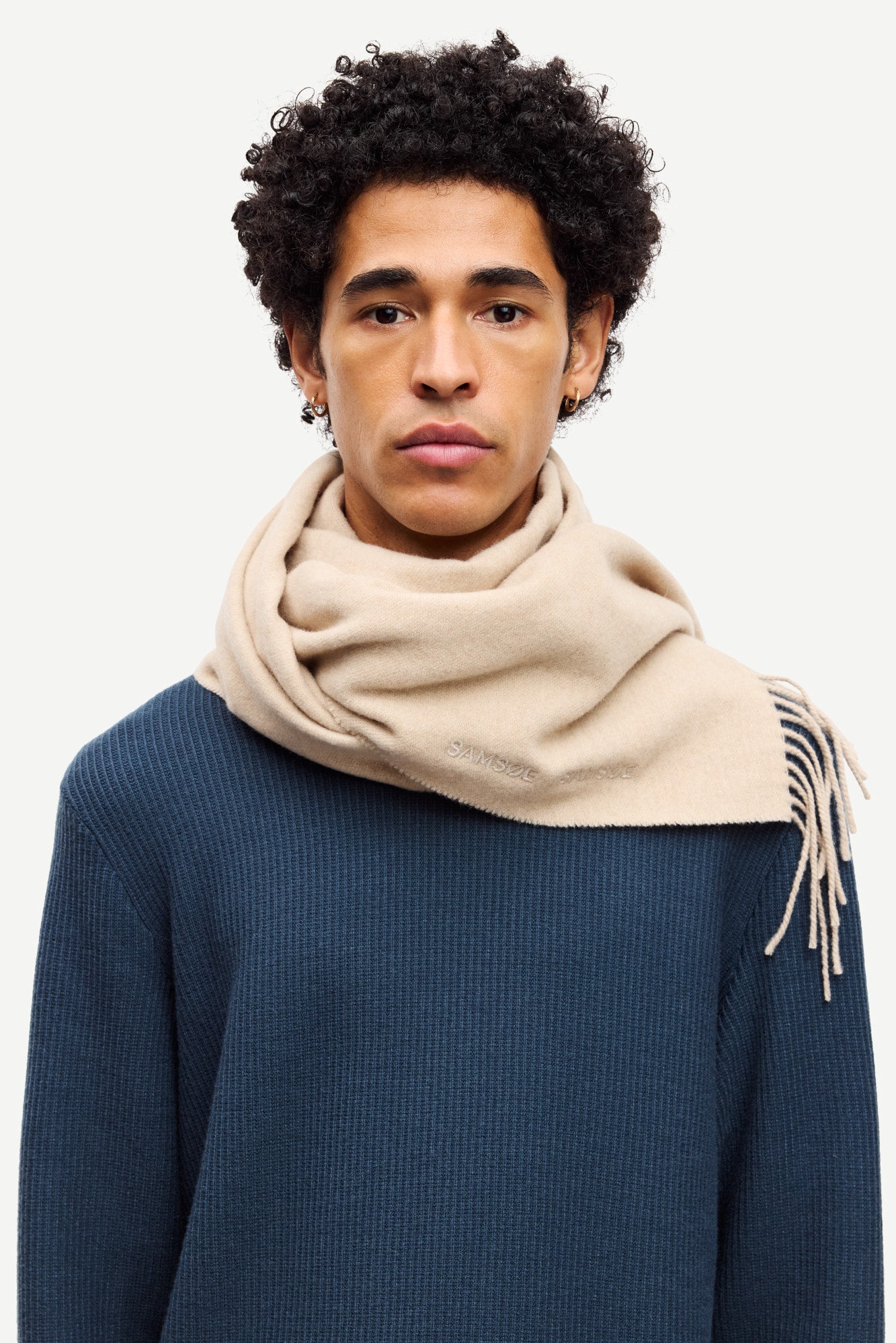 Sajolly scarf in beige mel.