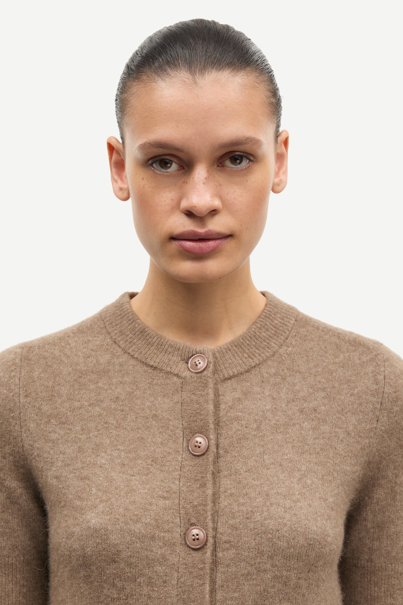 Sanoura ss cardigan in fossil