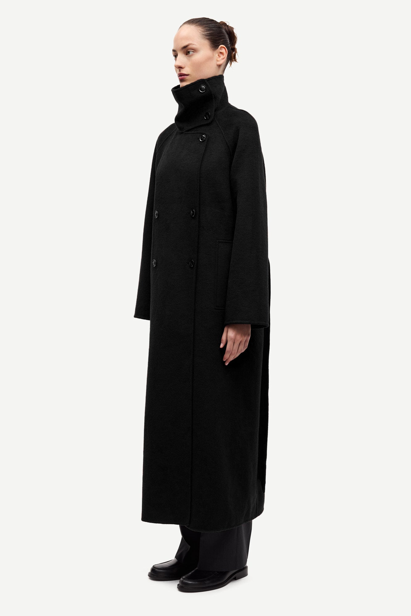 Sahanne coat in black