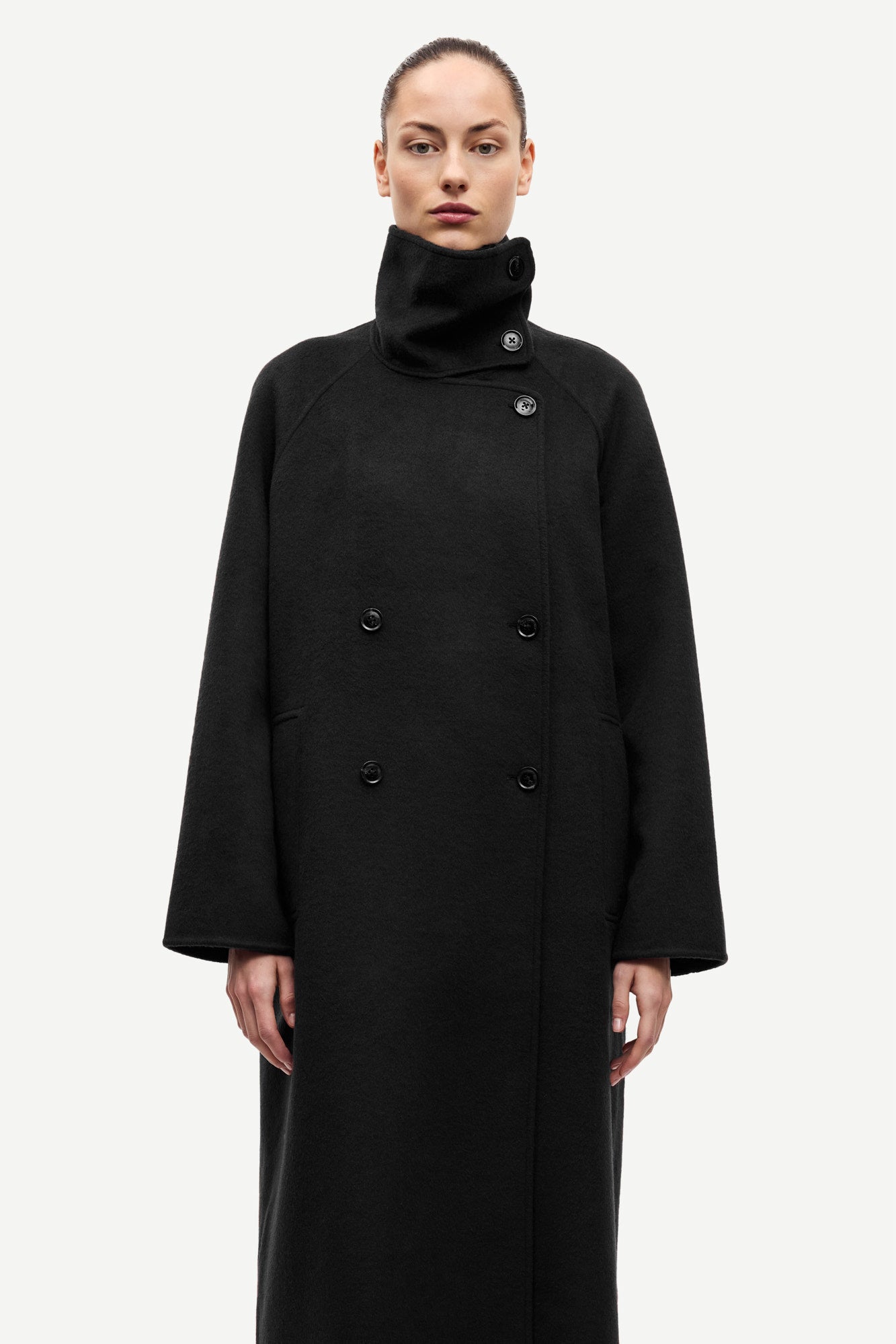 Sahanne coat in black