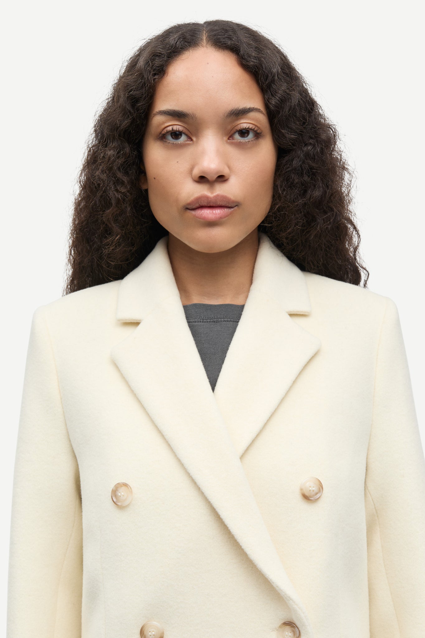 Falcon coat in clear cream