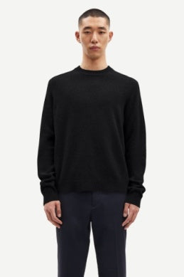 Isak knit sweater in black