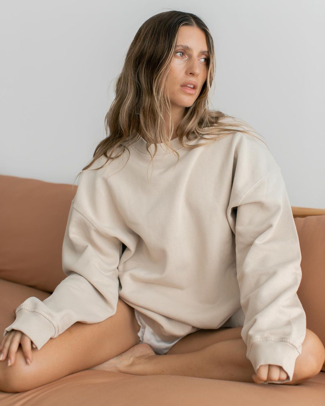The henry sweater in almond