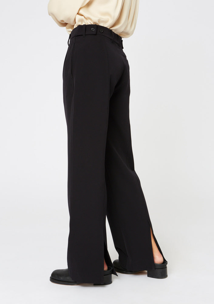 SOFT TROUSER WITH SPLIT AT BACK