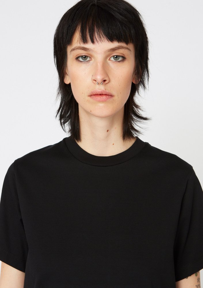 STANDARD TEE IN BLACK BY HOPE