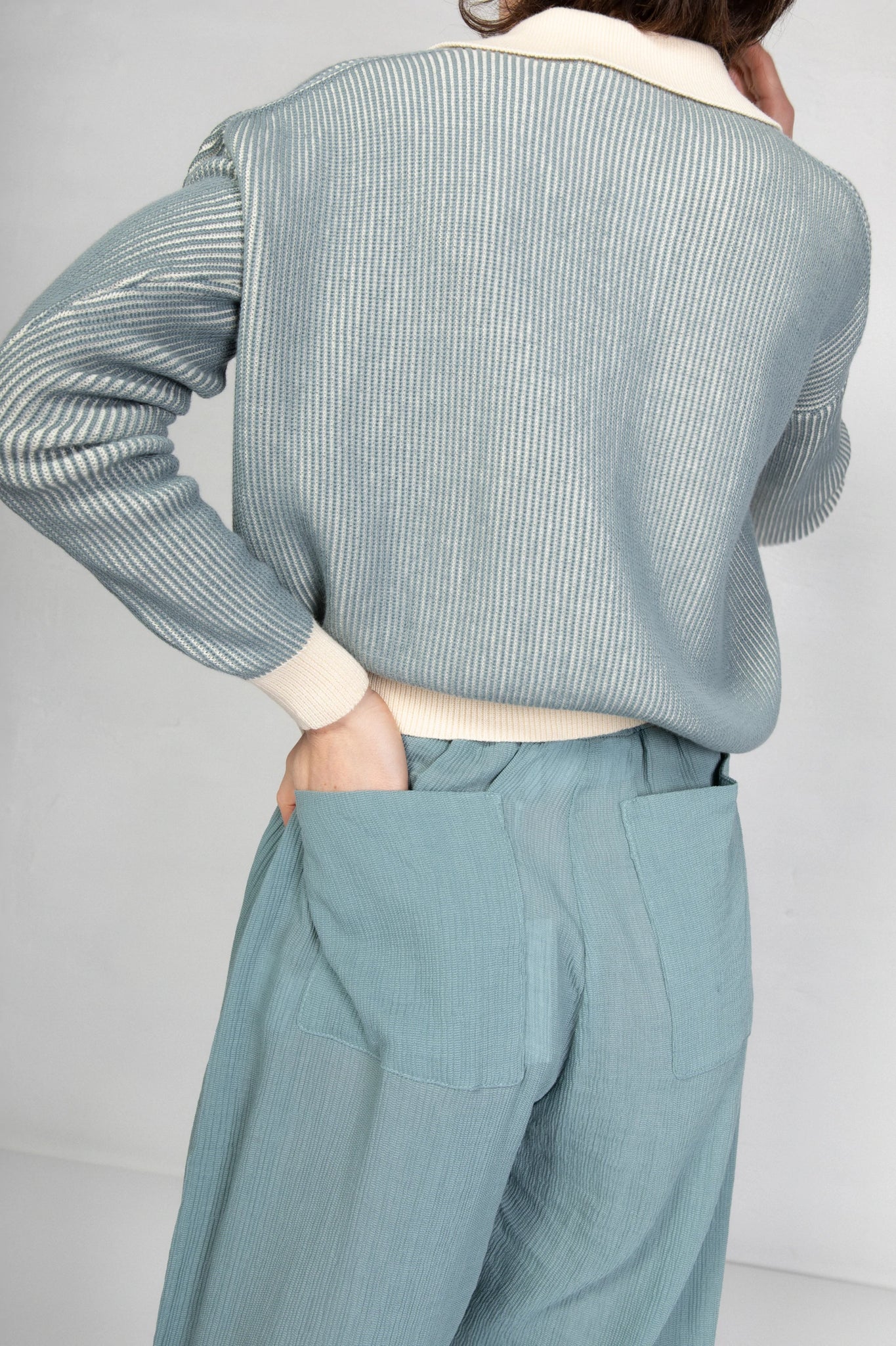 Cropped Polo Jane cotton rib in pale blue/natural by Can Pep Rey