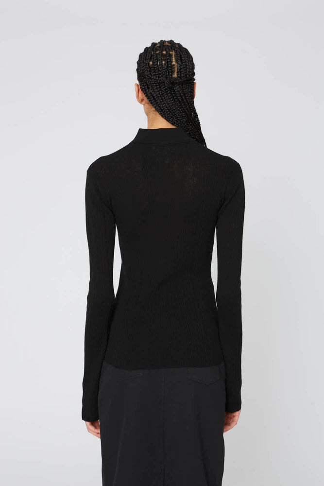 Dizy sweater in black by Hope