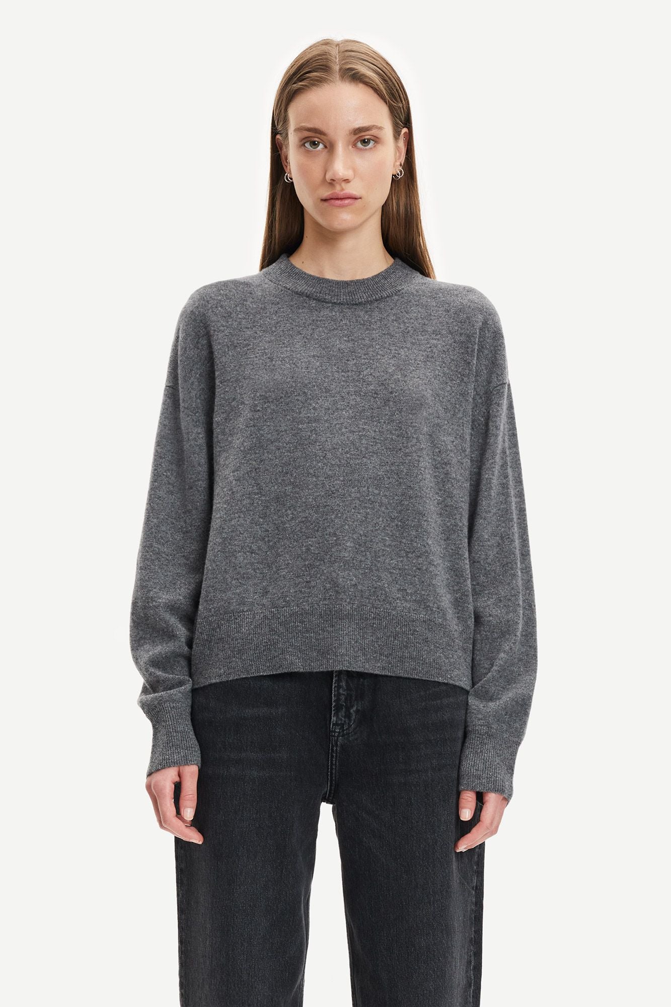 Amaris oversized wool sweater in dark grey