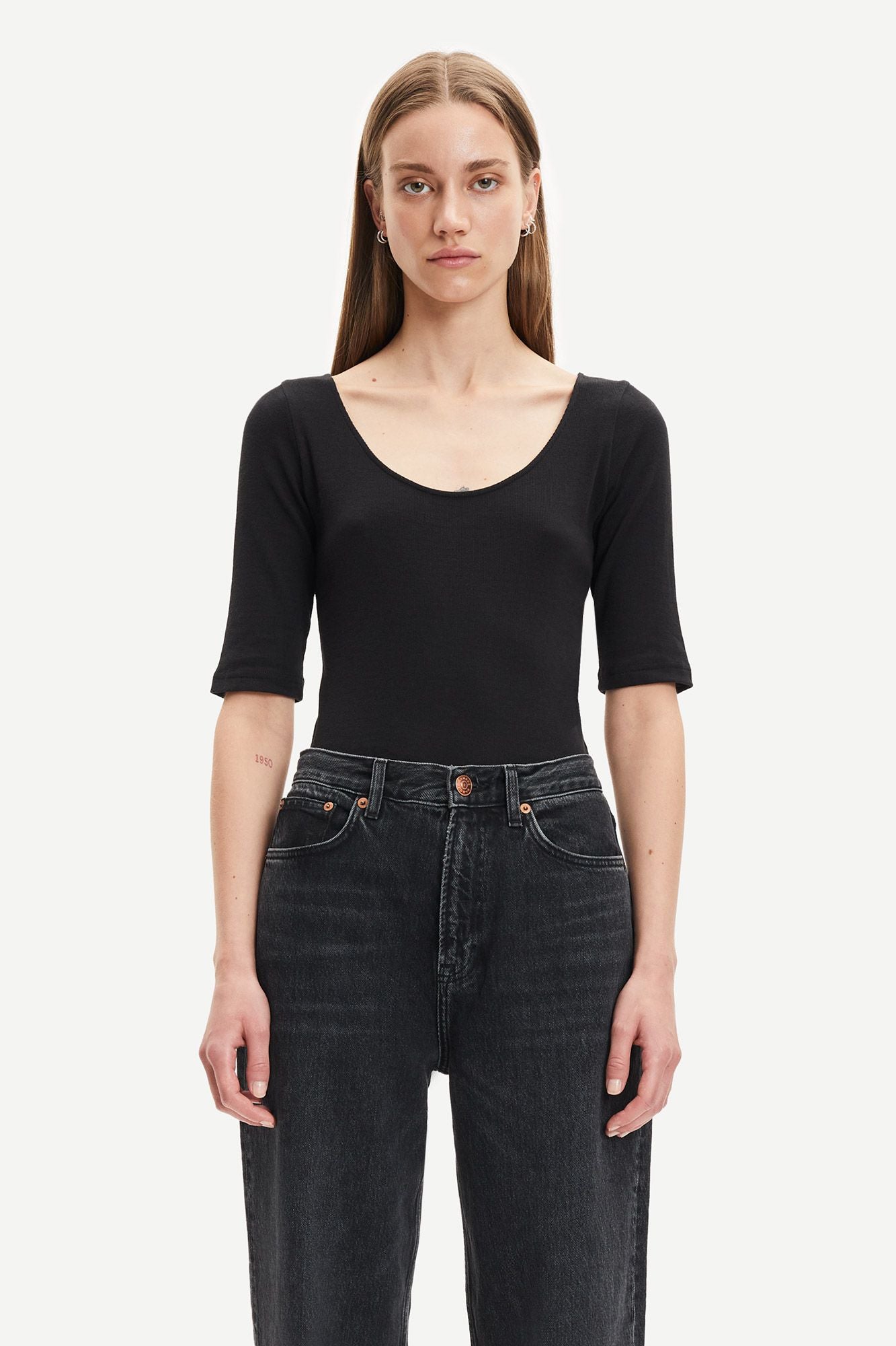 Ribbed shortsleeved shirt in black