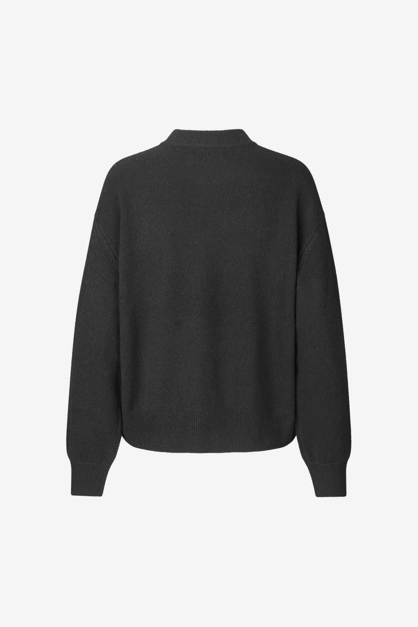 KNITTED CREW NECK SWEATER IN BLACK BLUE