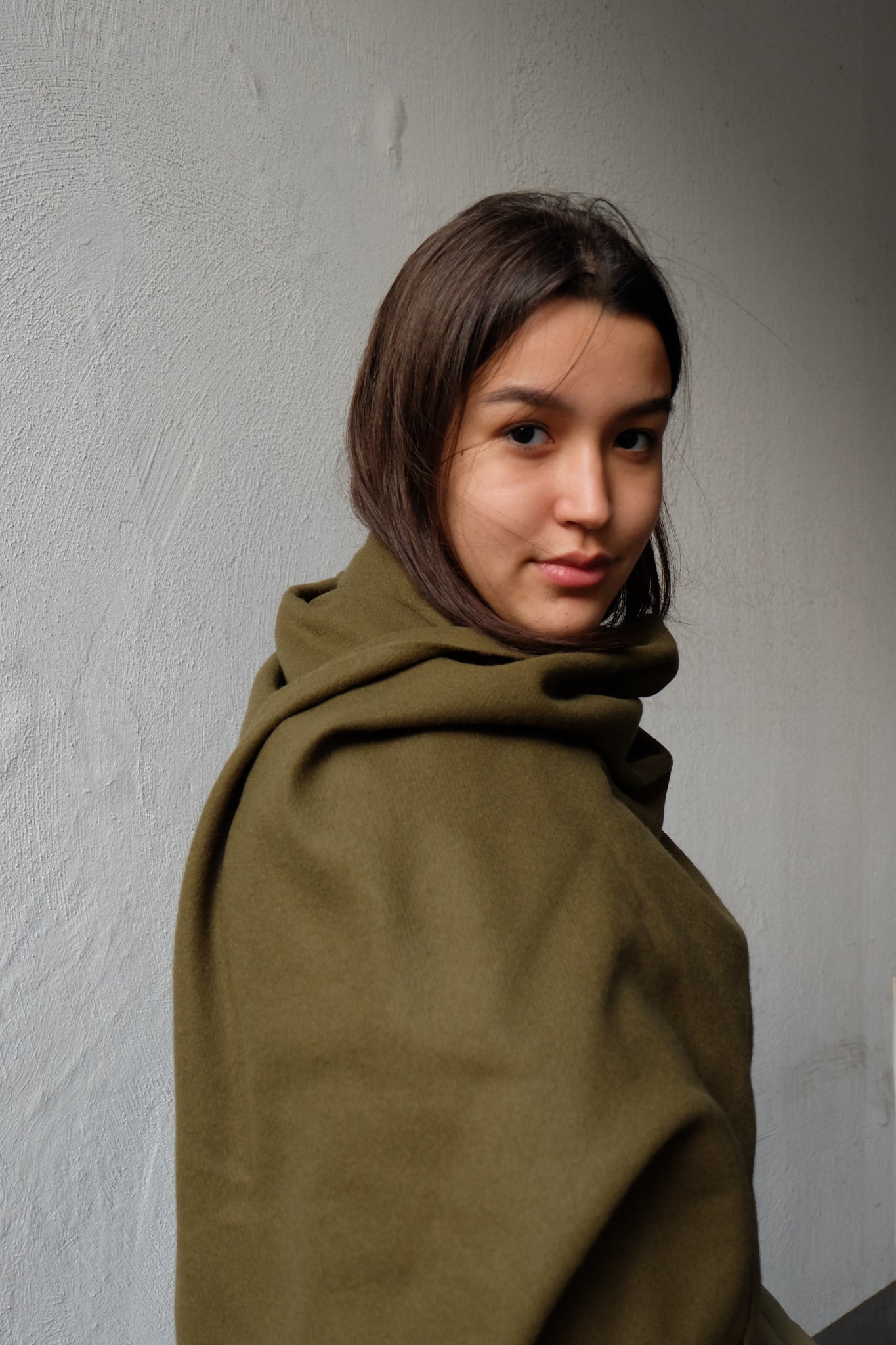 CASHMERE WOOL MAXI SCARF IN GREEN
