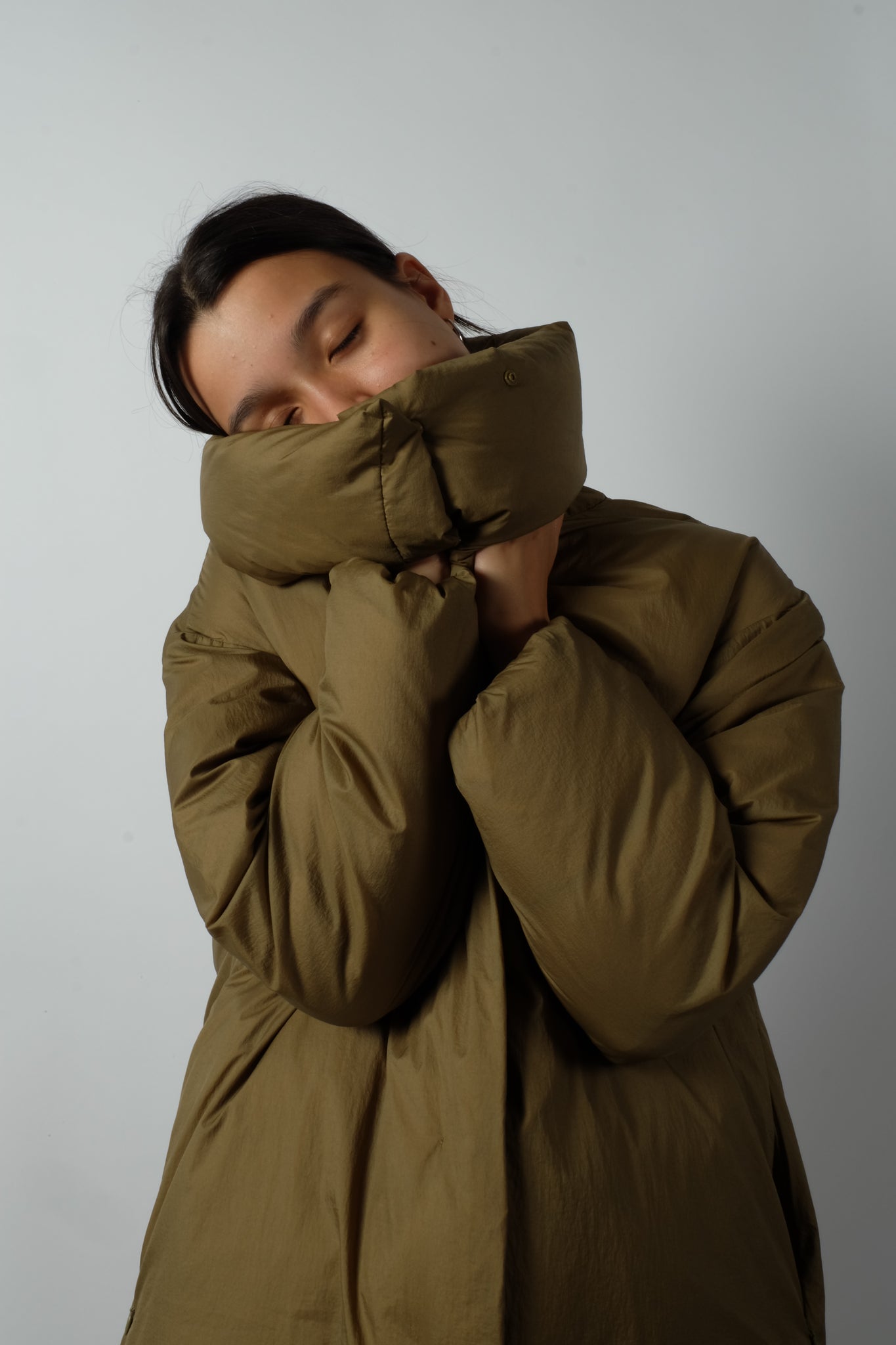 OVERSIZED PUFFER CAOT IN MOSS GREEN