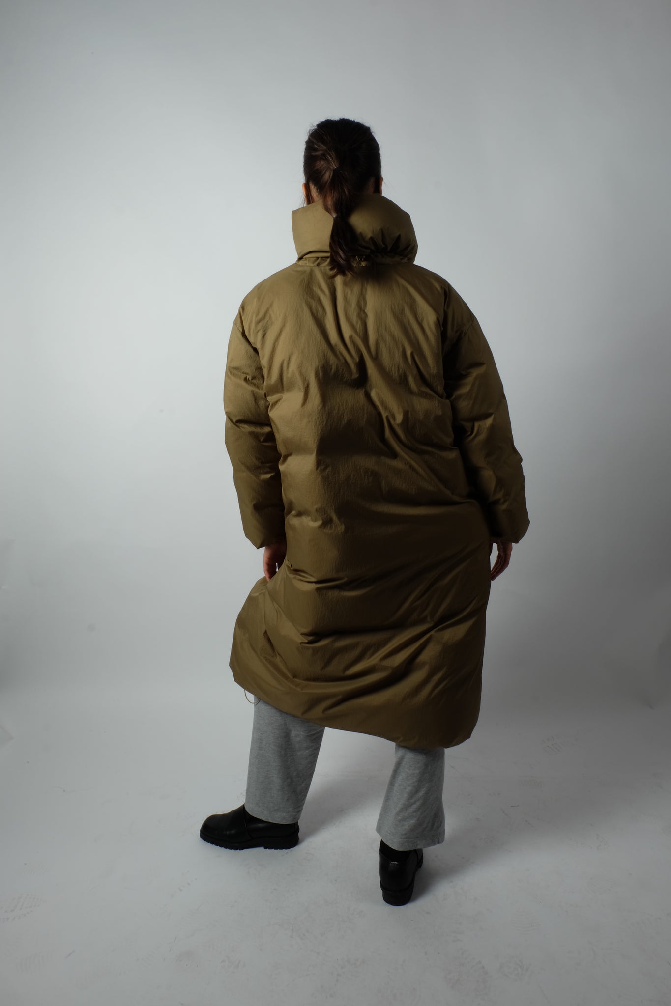 OVERSIZED PUFFER CAOT IN MOSS GREEN