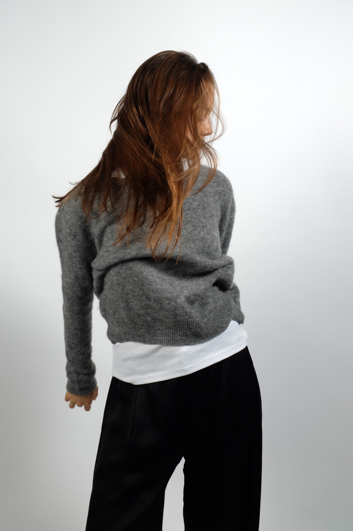 PULLOVER IN HEATHER GREY