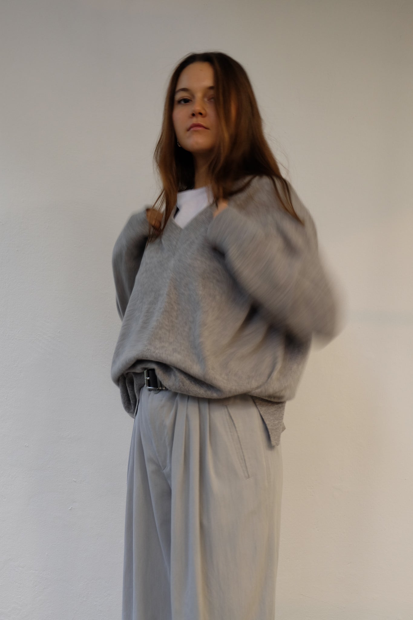 VNECK WOOL KNITTED JUMPER IN HEATHER GREY