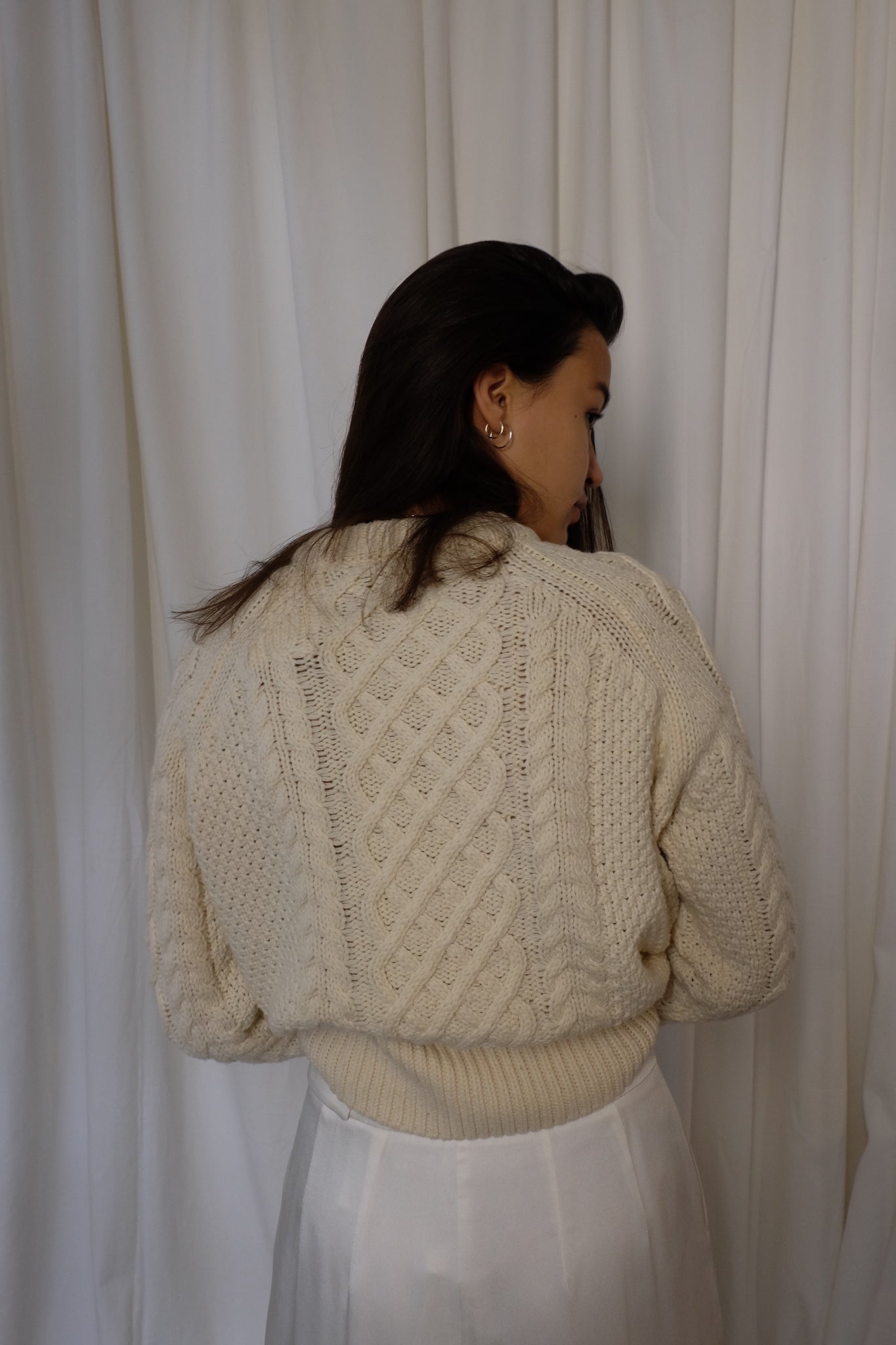 CABLE KNIT PULLOVER IN CREME - BEYOND STUDIOS