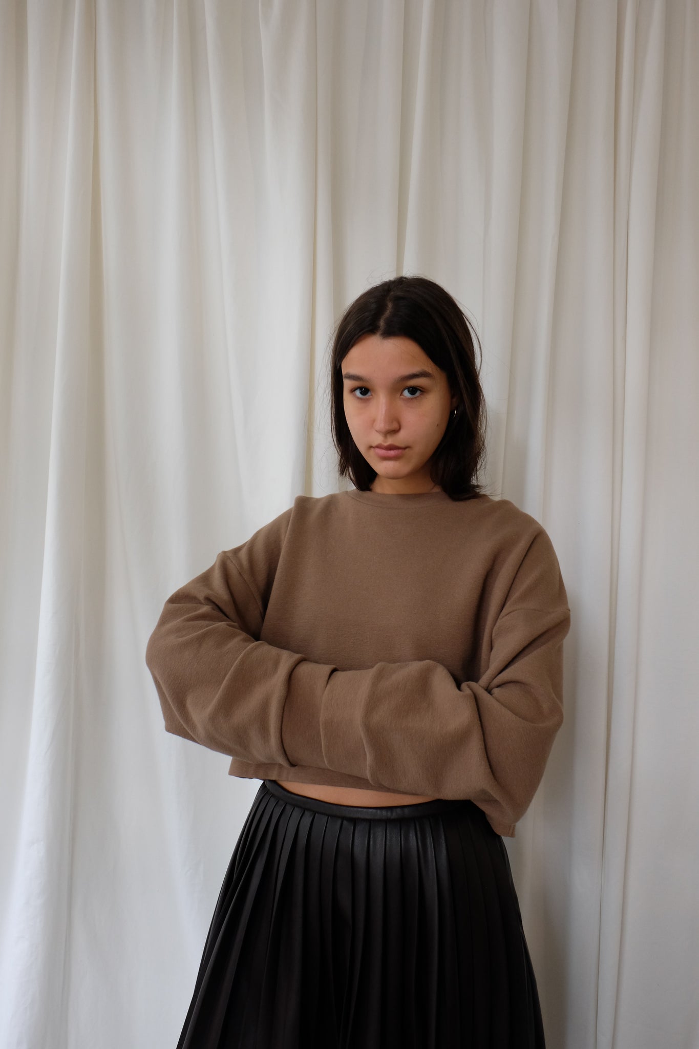 CROPPED SWEATER IN BROWN BY CAN PEP REY - BEYOND STUDIOS