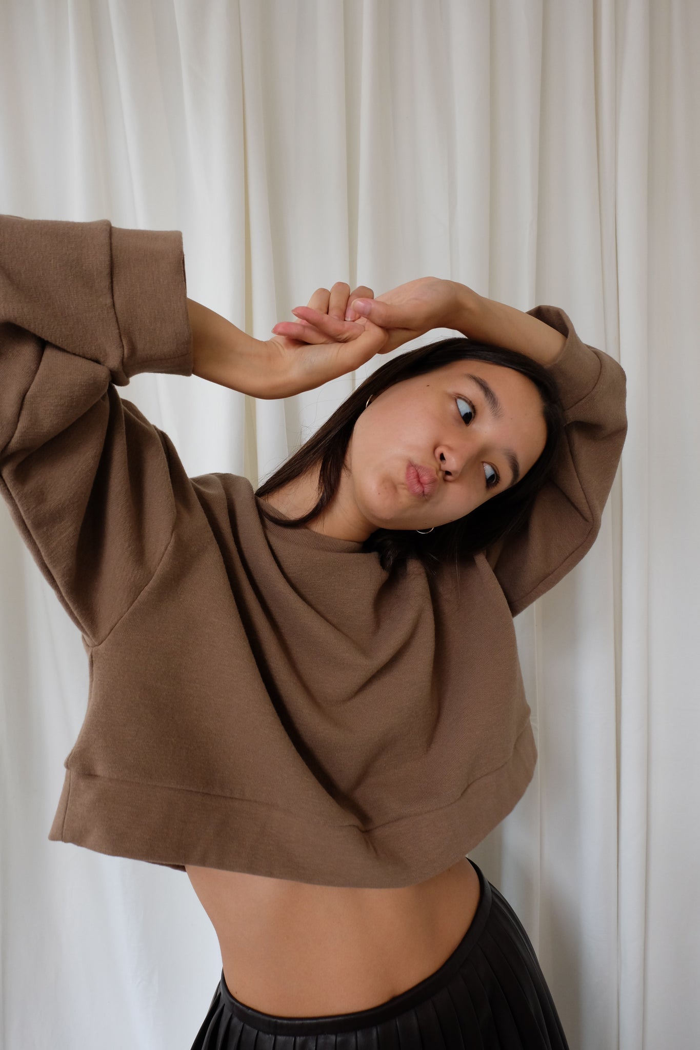 CROPPED SWEATER IN BROWN BY CAN PEP REY - BEYOND STUDIOS