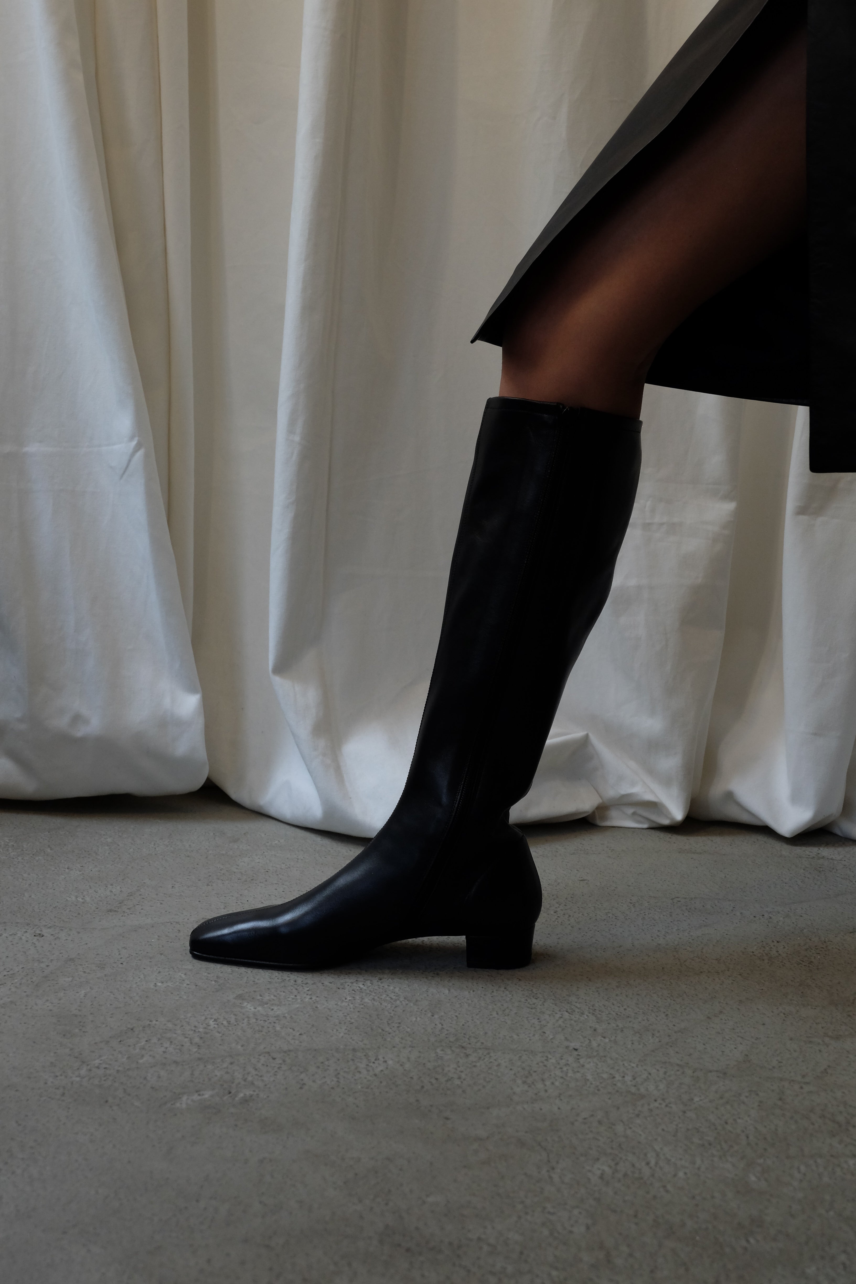 BY FAR EDIE BLACK LEATHER – BEYOND STUDIOS