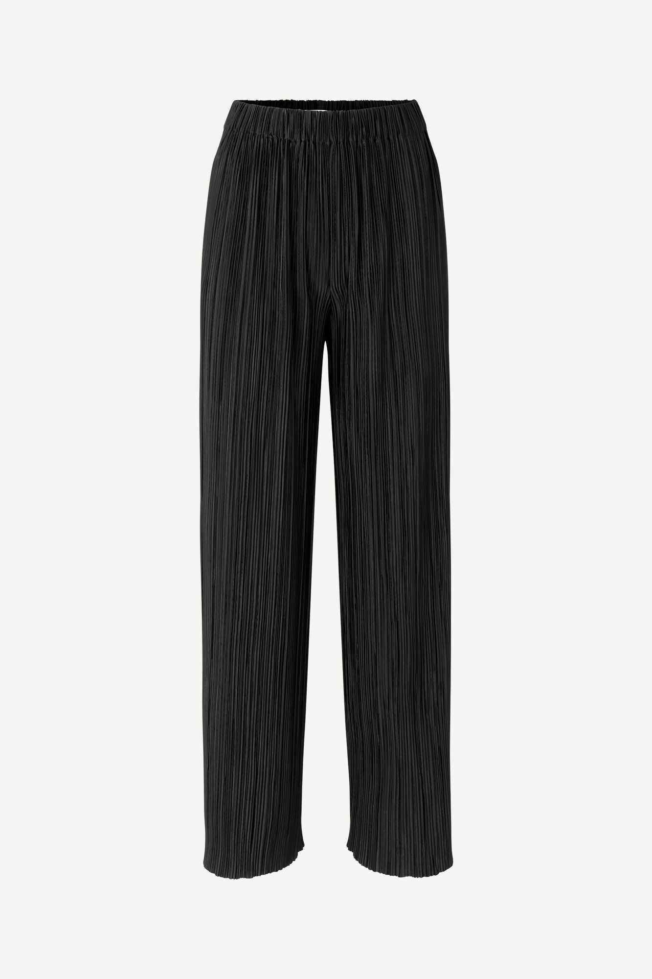 Pleated trousers in black