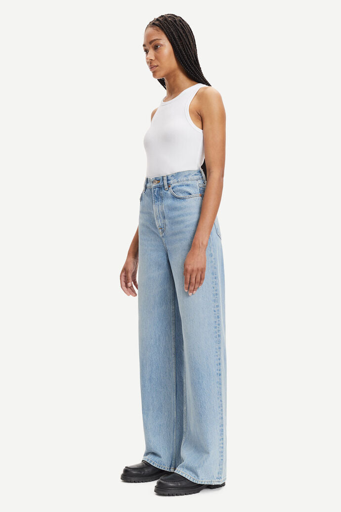 High waisted jeans in vintage legacy