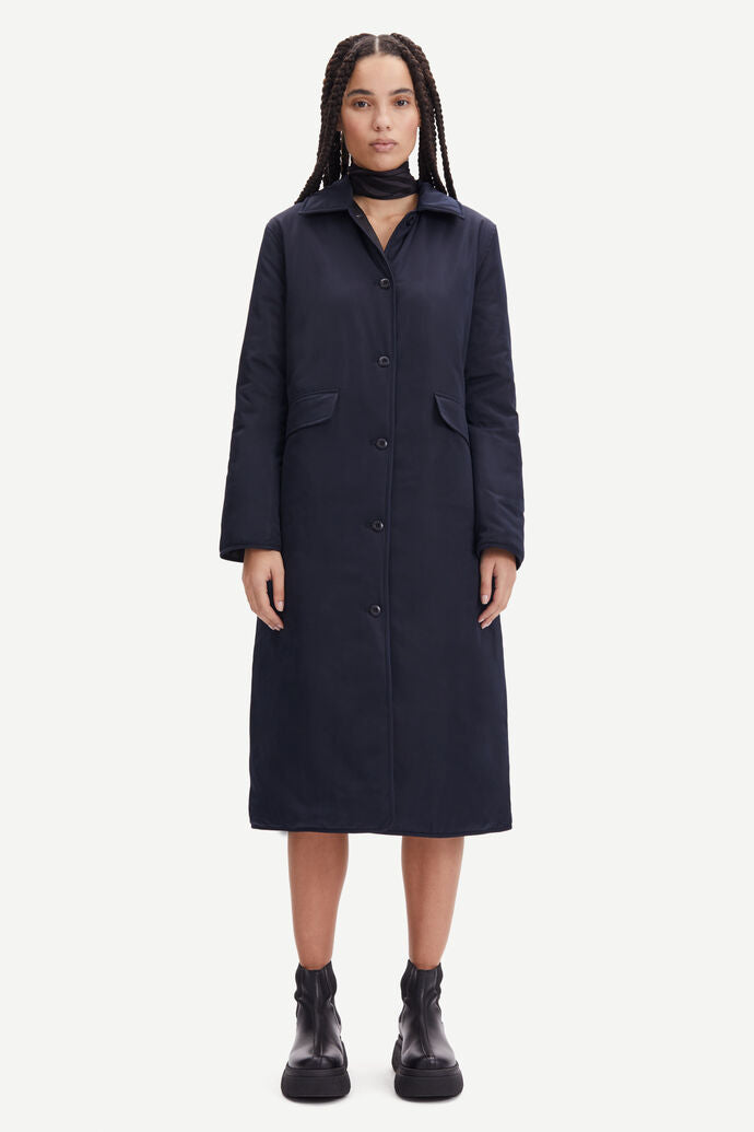 Vada coat in salute