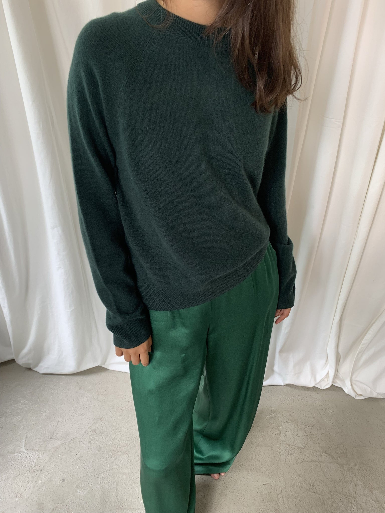 WIDE SATIN PANTS IN GREEN