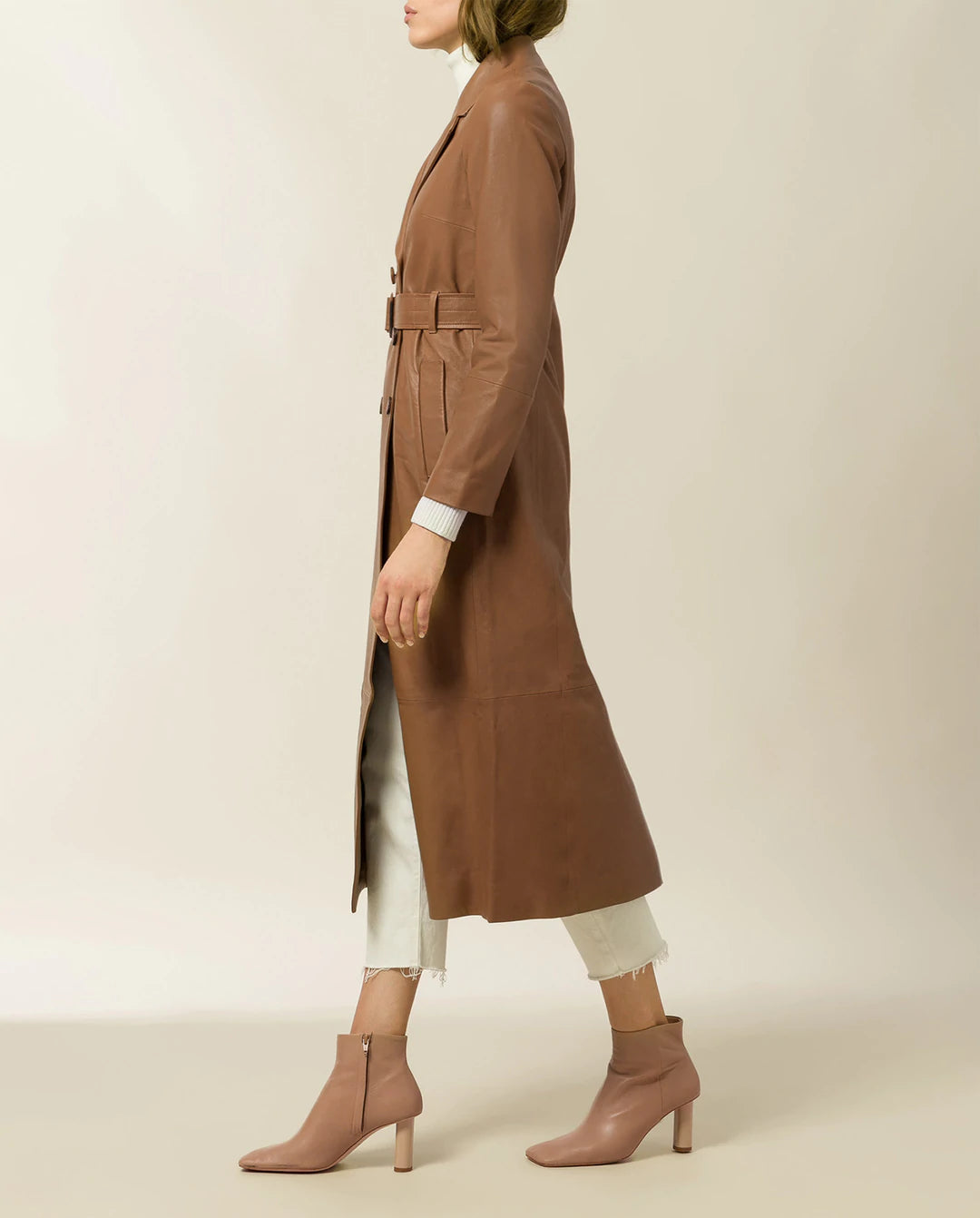 Lionne Leather Trenchcoat in hazelnut