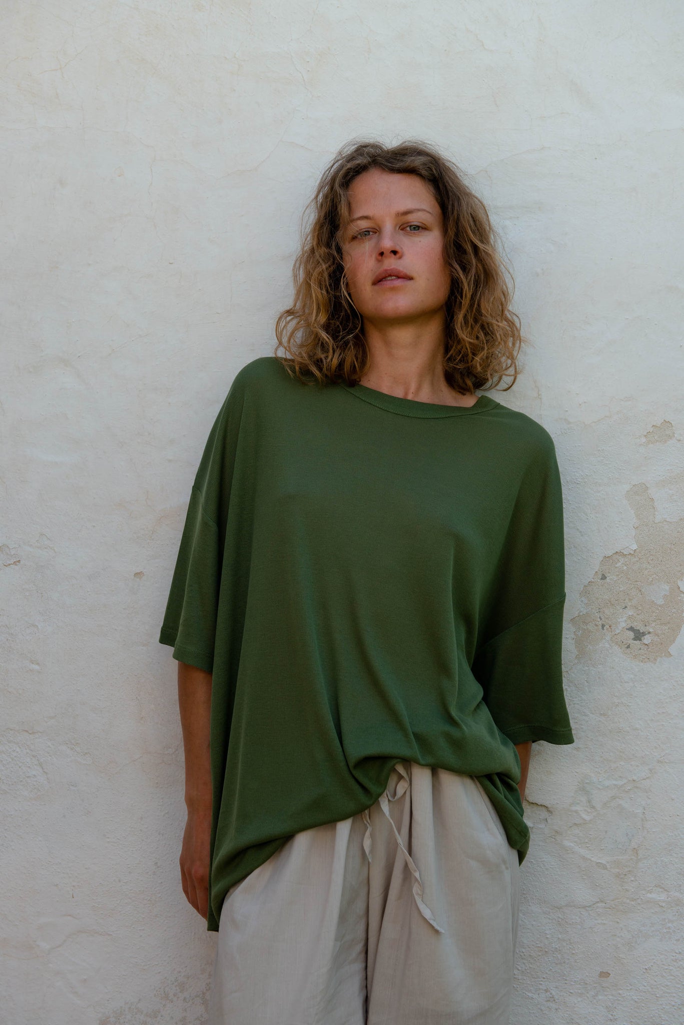 OVERSIZED T SHIRT BY CAN PEP REY IN OLIVINE