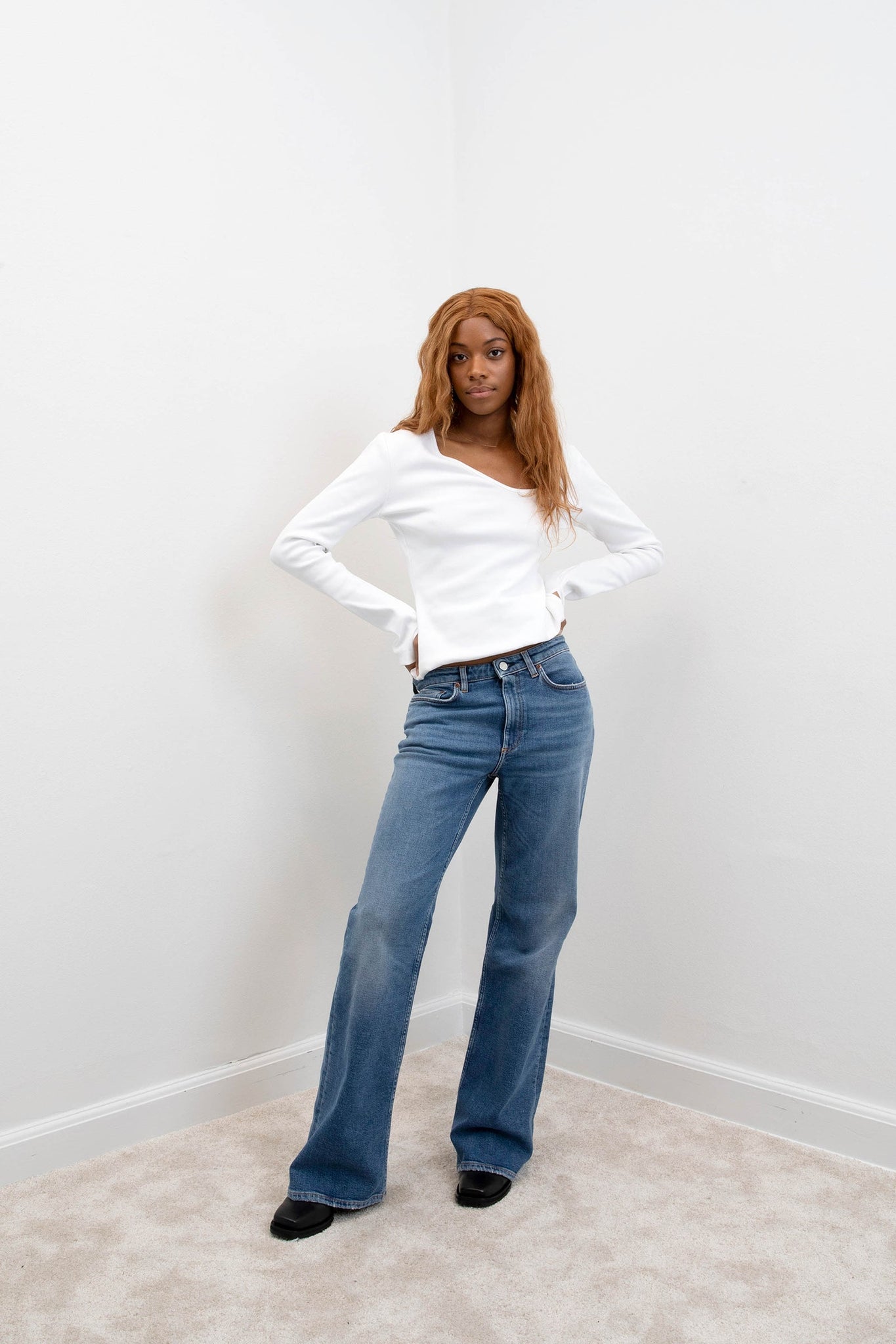 Flared jeans in pitch blue by Won Hundred