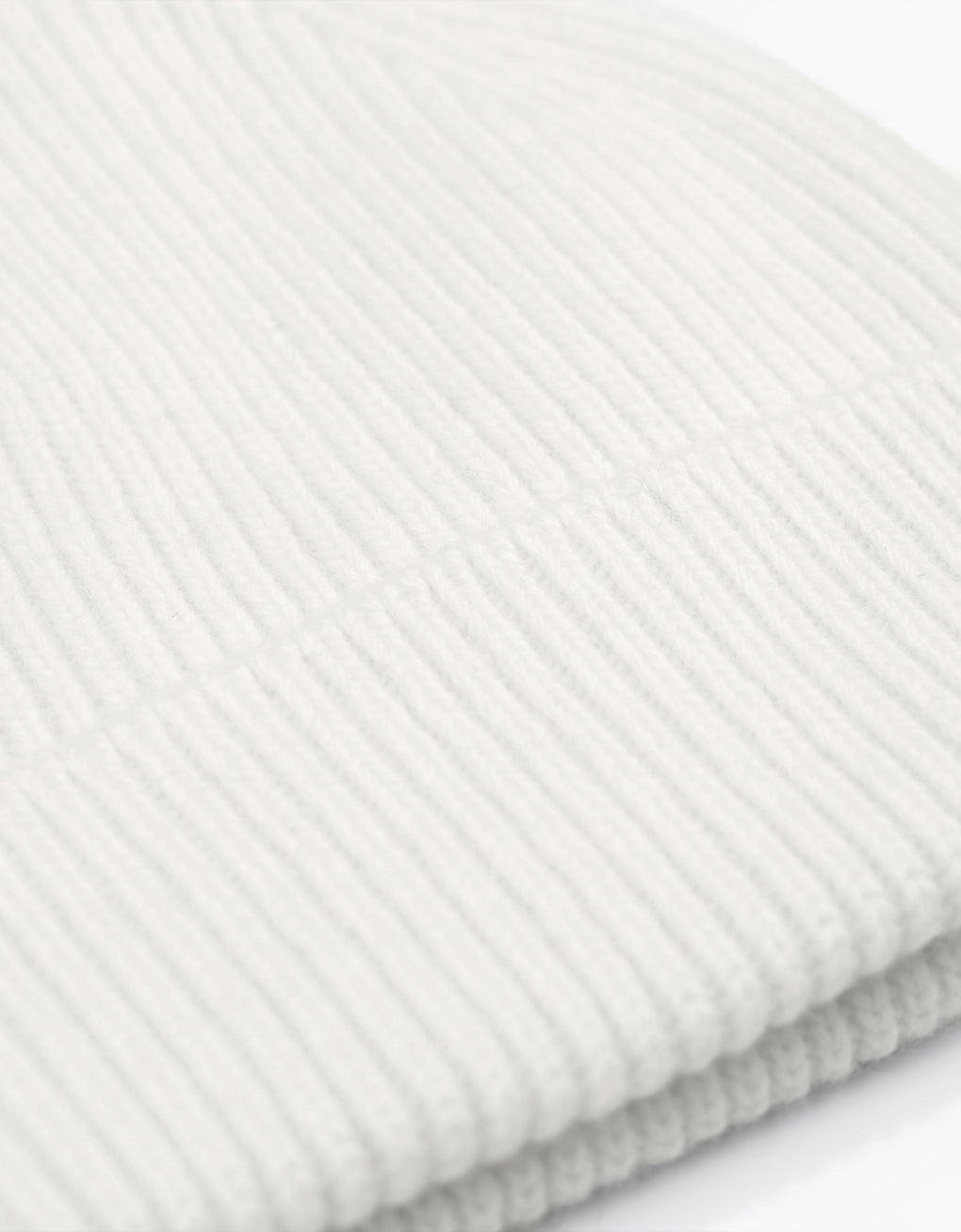 Merino wool beanie in optical white