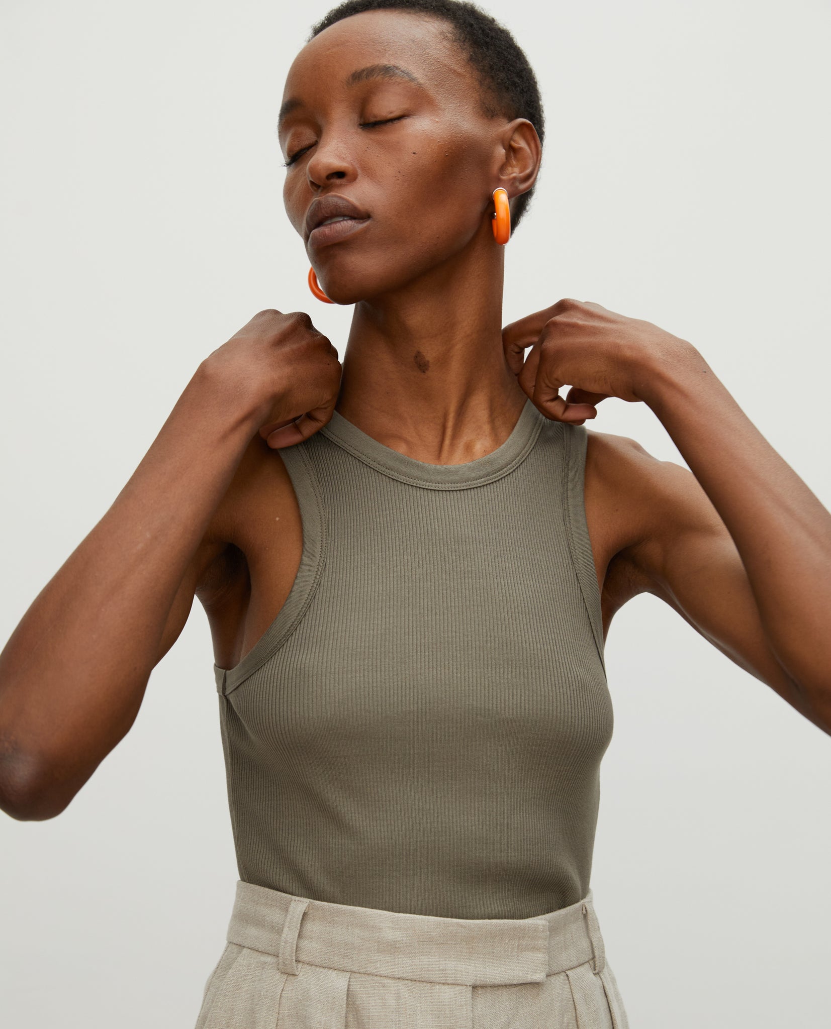 CAR TEE IN SAGE BY RÓHE