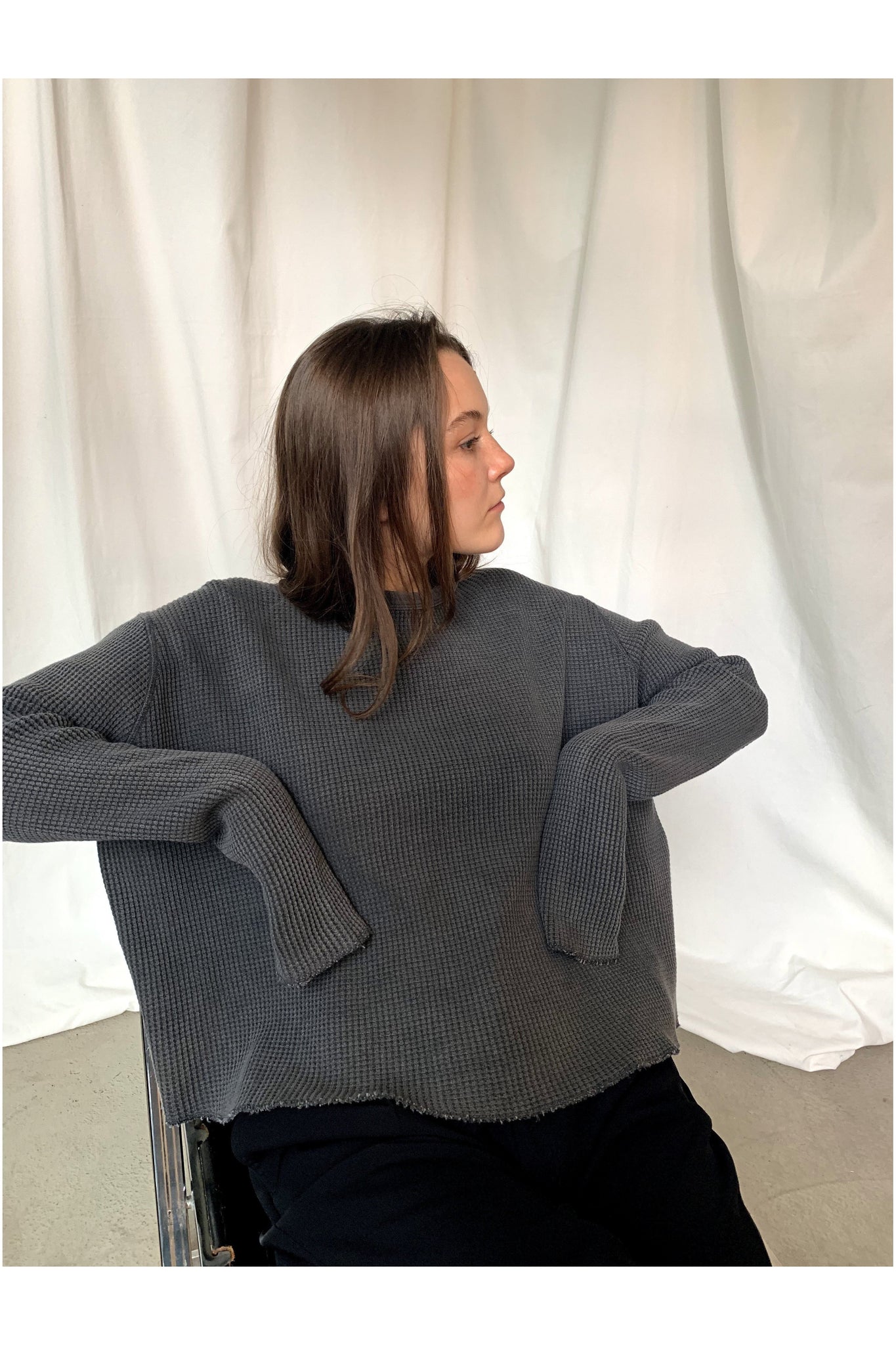 STRUCTURED CROPPED SWEATER ANTHRACITE BLACK - BEYOND STUDIOS
