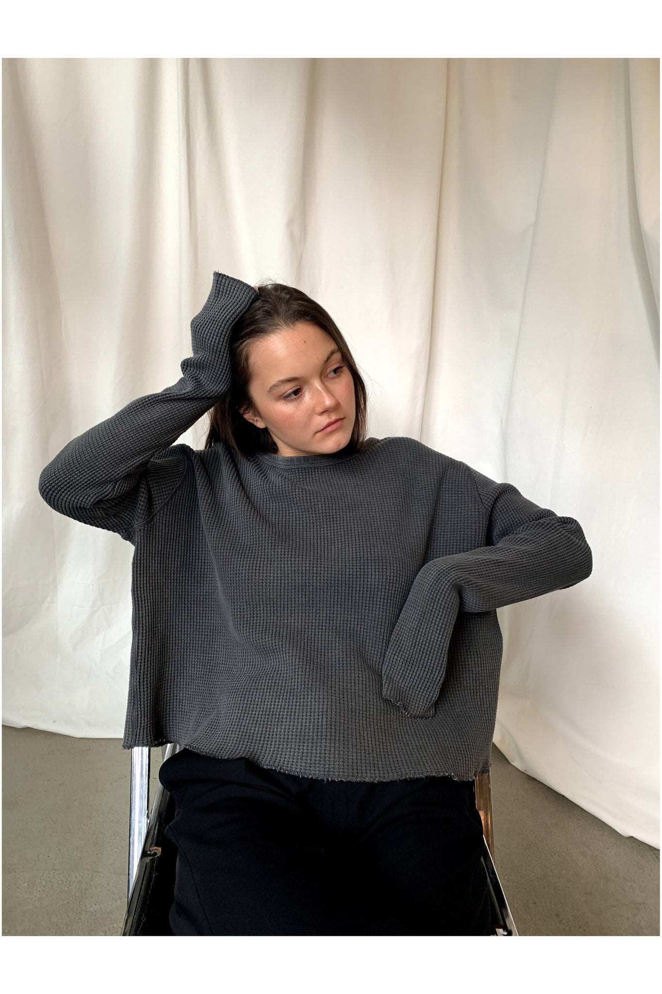 STRUCTURED CROPPED SWEATER ANTHRACITE BLACK - BEYOND STUDIOS