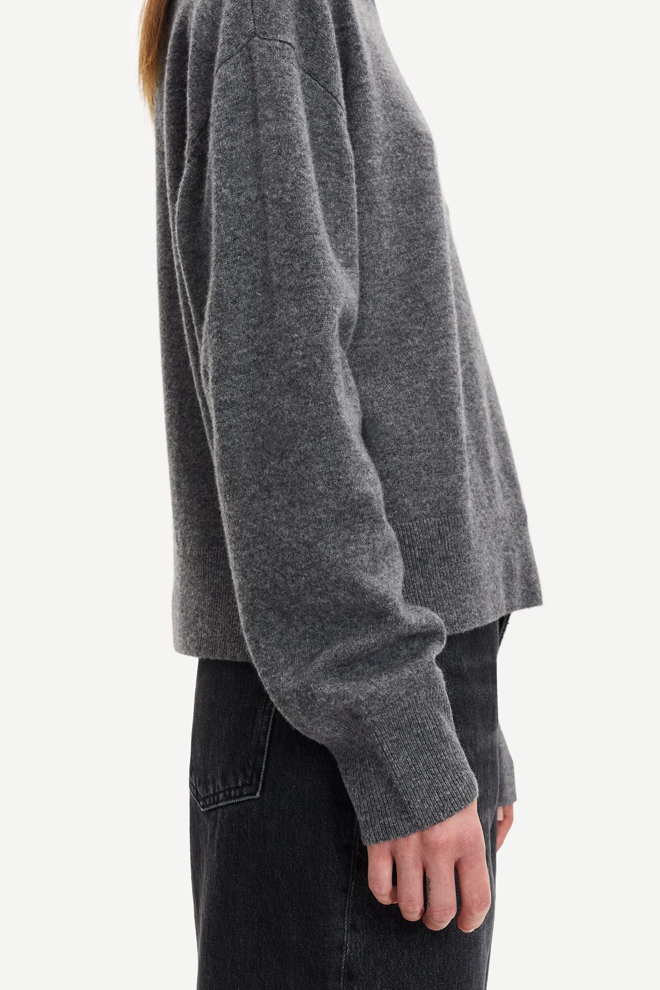 Amaris oversized wool sweater in dark grey