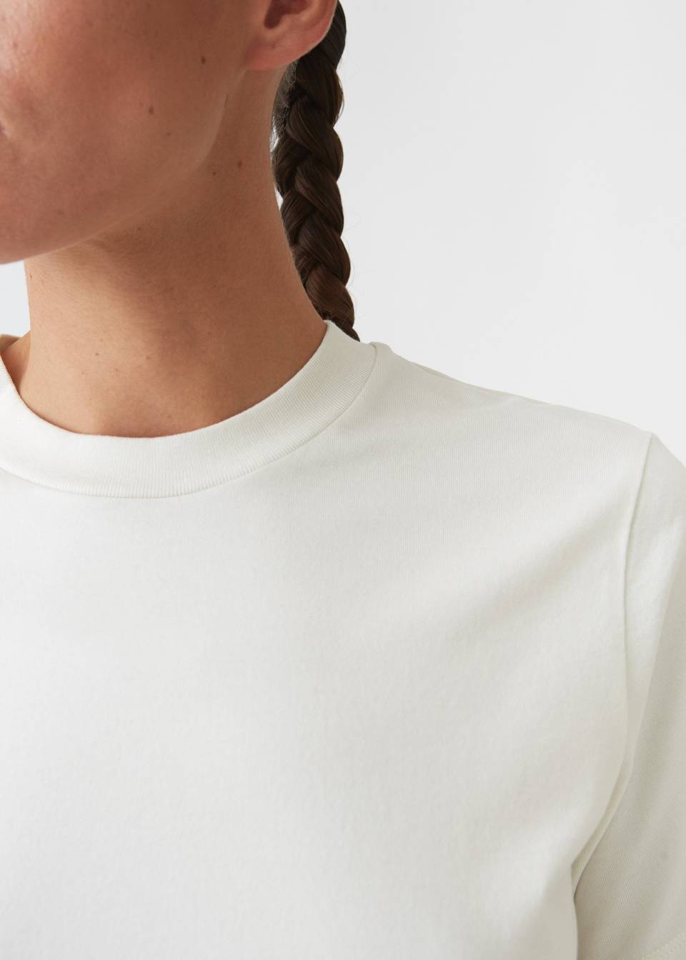 STANDARD TEE IN OFF WHITE BY HOPE