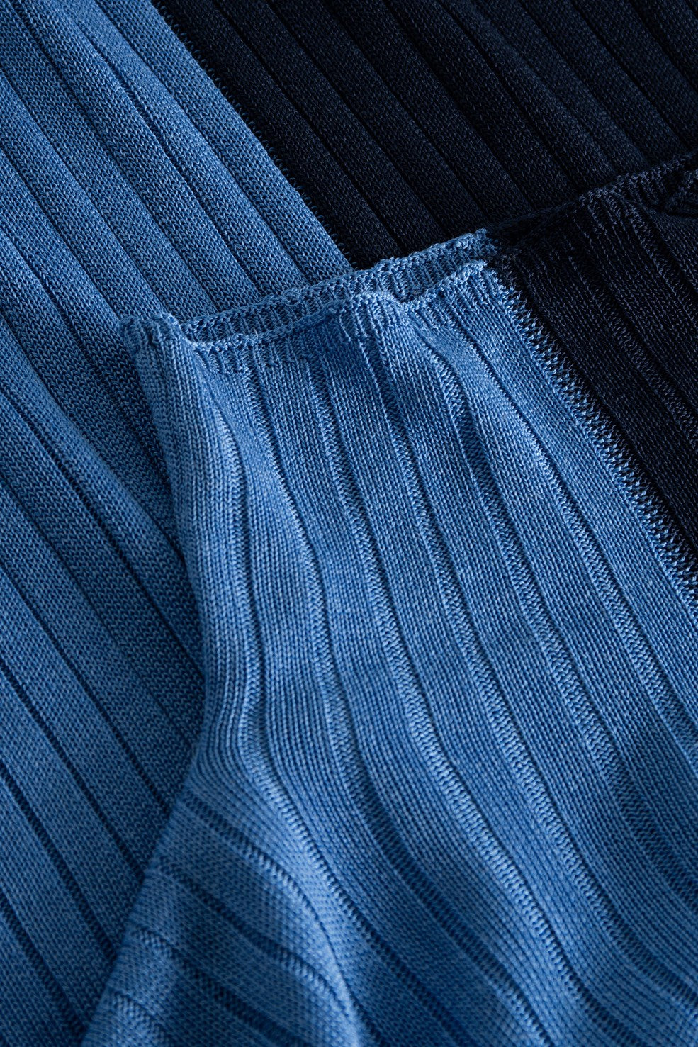 BLUE TWO TONE TURTLENECK BY WOOD WOOD