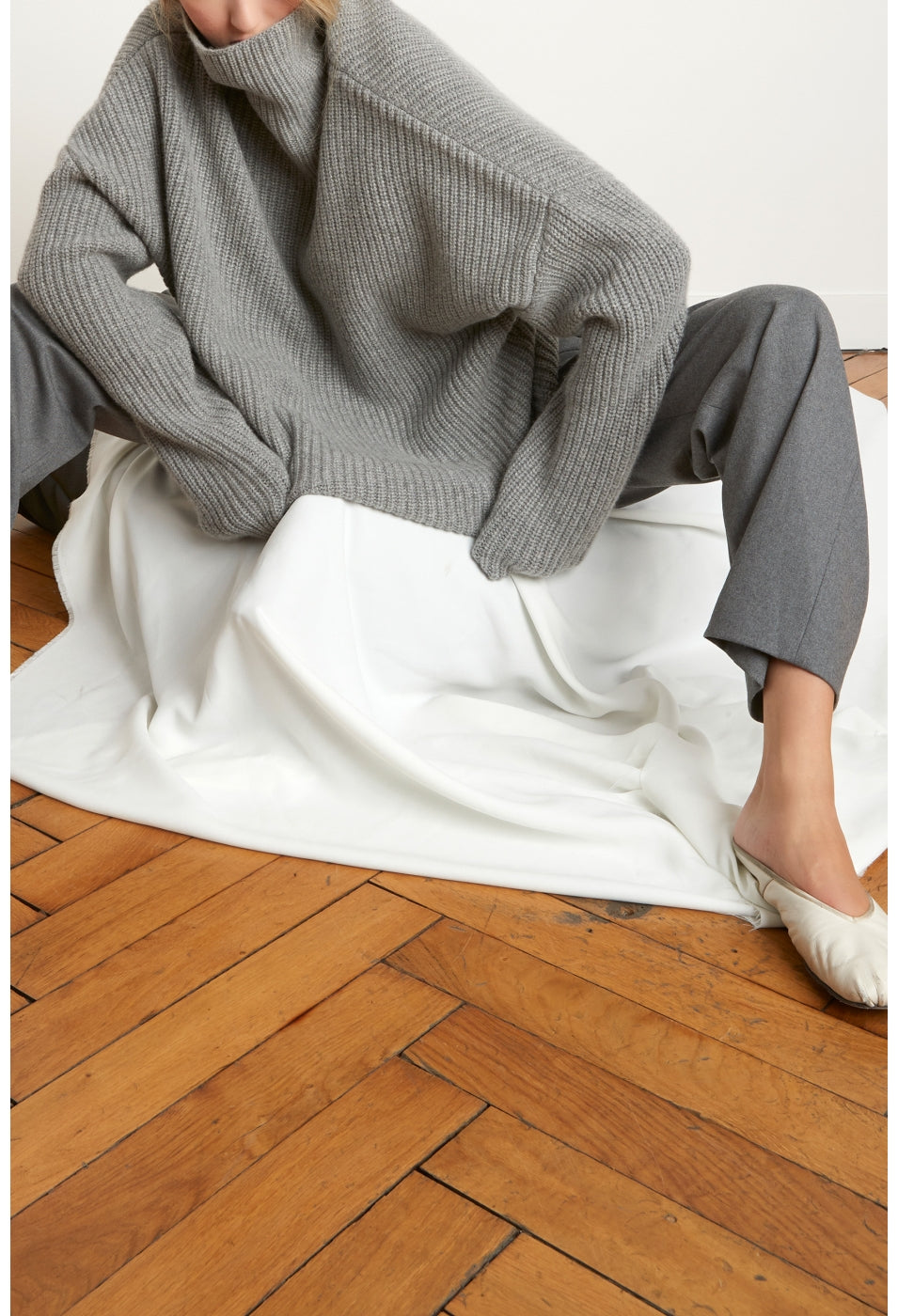 ROSCANA CASHMERE SWEATER BY LOULOU STUDIO IN GREY