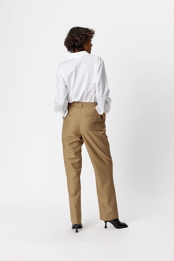 Suiting pants in tigers eye